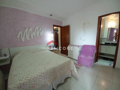 Apartamento em Rua Acaris - Tupi - Praia Grande/SP