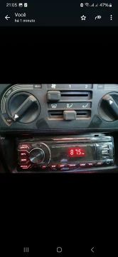 VENDO RÁDIO DE CARRO EM ÓTIMA CONDIÇÕES DE USO 