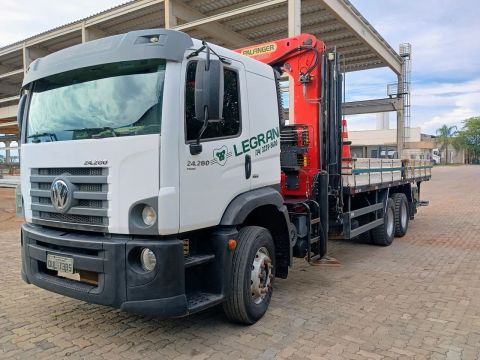 Caminhão Munck Volkswagen 24.280 - Excelente estado