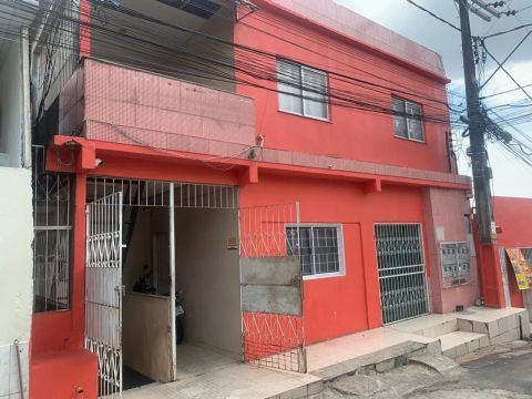 Prédio à venda com 12 apartamentos no Japiim