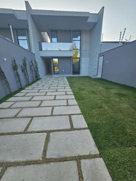 Casa duplex de alto padrão com 4 suites no Jardim das Oliveiras