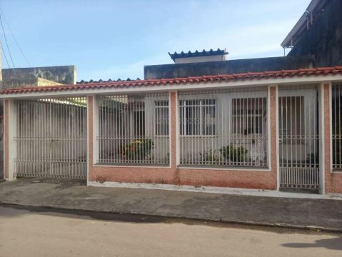 Casa em Rua Maria Helena - Piam - Belford Roxo/RJ