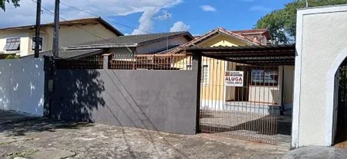 Ótima casa de 170m² com edícula, localizada no Jardim Satélite!