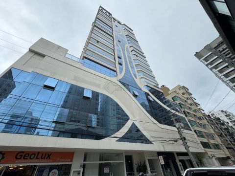 LINDO APARTAMENTO MOBILIADO EM ITAPEMA | 190 M² | 4 SUÍTES | 3 VAGAS DE GARAGEM