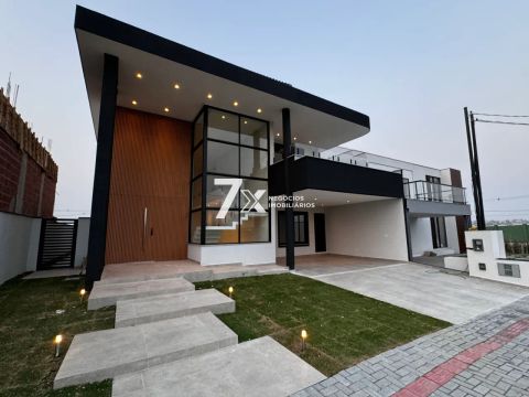Casa com 4 suítes, piscina, área gourmet, varanda, no condomínio Bosque da Limeira em Rese