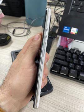 Smartphone Android em ótimo estado