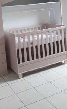 Berço matic que vira cama 