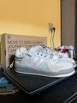 Tênis Adidas Bad Bunny