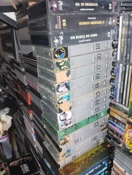 Lote 16 fitas vhs títulos da coleção caras e uma mini fita pra Câmara vhs