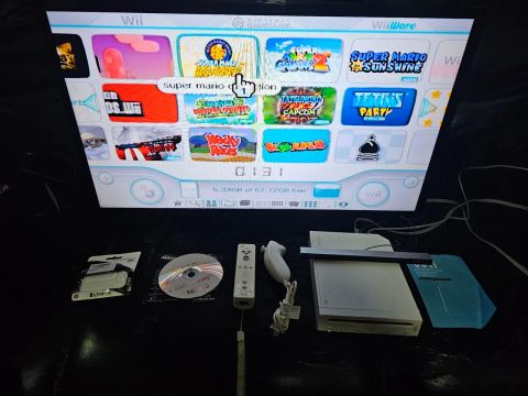 Nintendo Wii completo 2 controles e milhares de jogos 