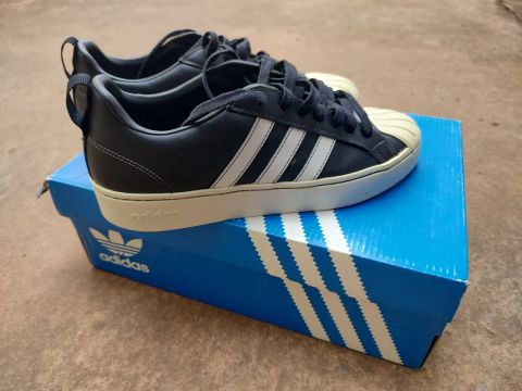 Tênis Adidas Streetwear
