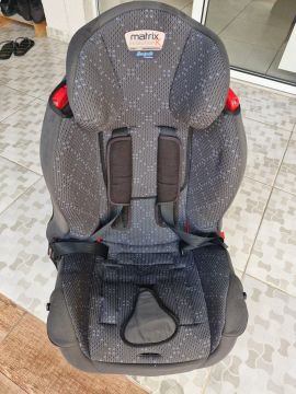 Cadeirinha de carro Matrix Evolution K - Usada