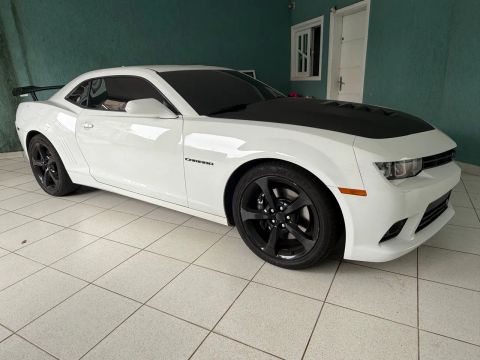 Camaro 2014 branco 6.2 motor v8 