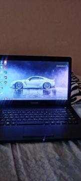 Notebook Samsung -  Tela grande, ótimo para trabalho e jogos