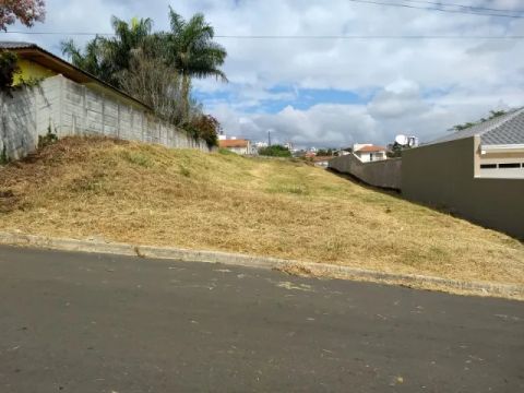 terreno com 588m2 no jardim carvalho