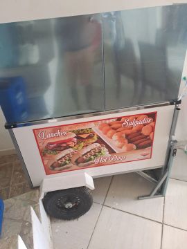 Carrinho de hot dogs