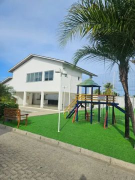 Duplex em condominio com 4 suites e móveis projetados no Eusébio