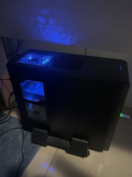Pc Bom, Gtx 1050 ti, I7-7700k, 16 gb RAM, 400 gb SSD + monitor 60hz