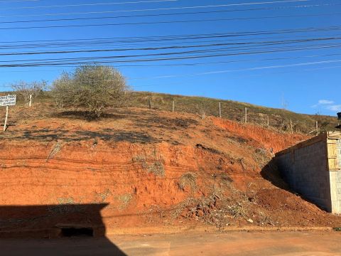 Vende se terreno com 200 mtrs quadrados 