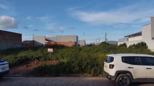 Vende-se dois terrenos