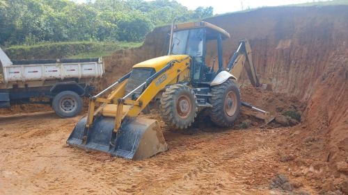 Retroescavadeira jcb- Excelente estado