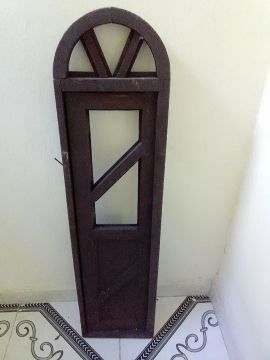 Janela de madeira estilo seteira