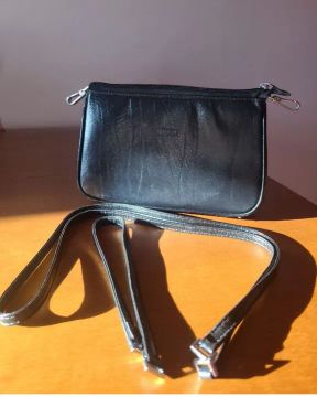 Bolsa de Ombro/mão Preta alça removível 