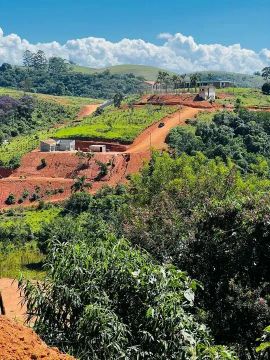 Terrenos de 600m² em Igaratá  Condomínio Fechado com Cachoeira e Lago para Pesca