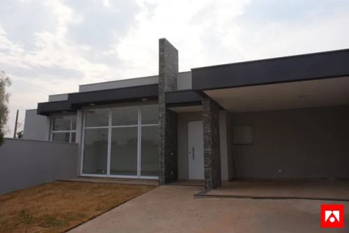 Casa à Venda no Condomínio Terras do Imperador em Americana