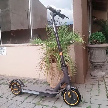 Patinete Elétrico Xiaomi ESENSIAL 