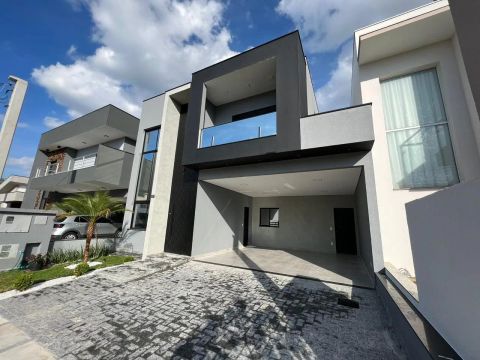 Lindo sobrado no condomínio Villa do Bosque, em Sorocaba