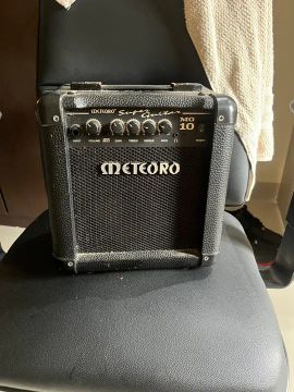 Amplificador Meteoro MG 10 Super Guitar
