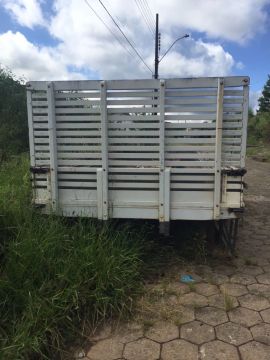 Vendo carroceria de caminhão toco