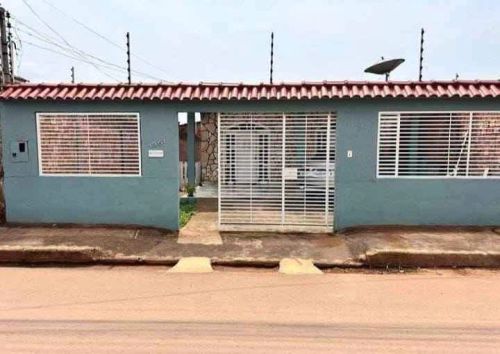 Vendo casa por motivo de viagem no Nova Cidade 