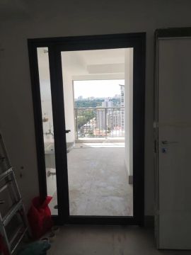 Porta de vidro e alumínio para varanda