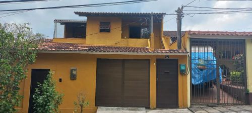 Apto tipo sobrado cond. Fechado