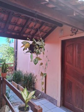 Ótima casa duplex em condomínio 
