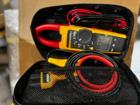 Alicate amperímetro digital Fluke 376