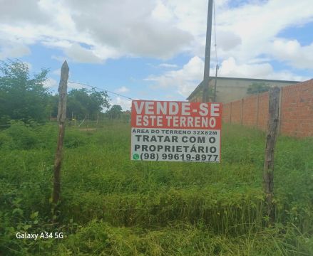Vende-se um terreno,  área 2.417,24 m2 na próximo a BR 135.   