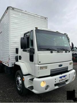 Ford cargo 1317 baú seco ano 2010(transferência de dívida)