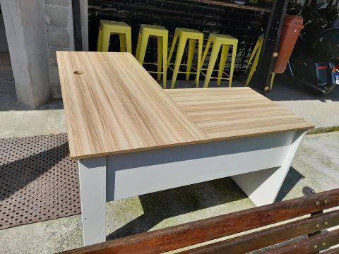 Mesa de canto em L 