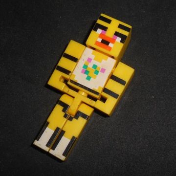 Mini boneco - estilo minecraft da chica do five night at freddy's