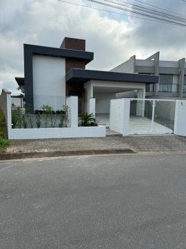 Casa Moderna com piscina