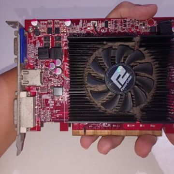 Placa de video R7 240 2 gb
