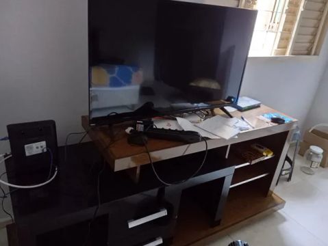 vendo produtos para casa, fogão, mesa , sofá , pia , cama de casal ,televisão, rack.