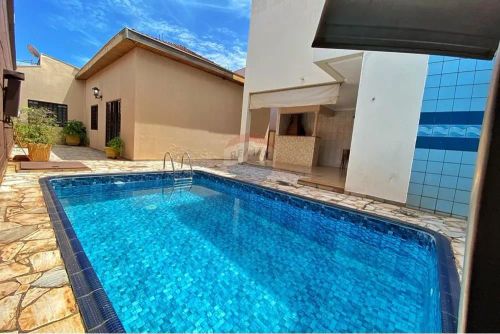 Casa com 4 Quartos à venda, 218m² com piscina e edícula - Campos Elíseos