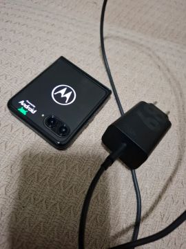 Moto Razr 50 Ultra 256gb