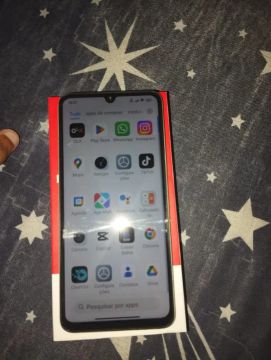 Vendo ou troco redmi 13c com poucas marcas de uso e um pequeno trincadinho na lateral 