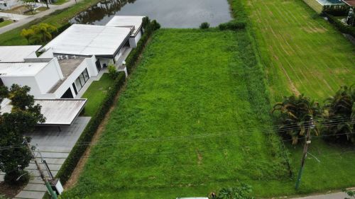 Terreno no Condomínio Portobello 1300m² com Projeto Aprovado.