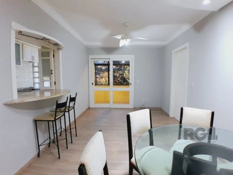 Apartamento para Alugar no Menino Deus  71 m² com 2 dormitórios/quartos disponíveis